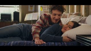 İlişkiye Girmek İçin Kur Yapma Konulu Erotik Film